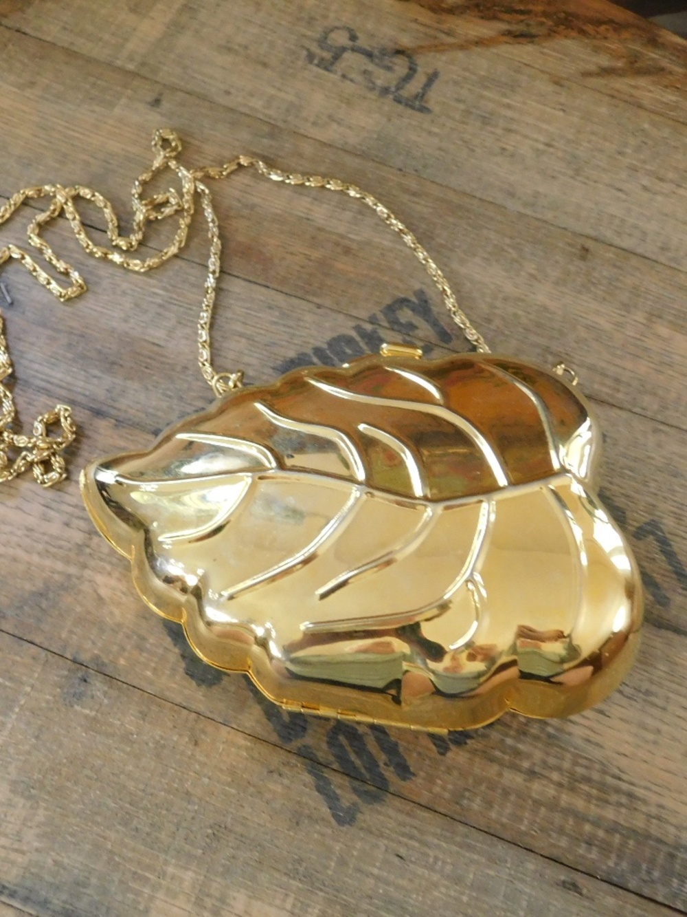 Vintage Made in Hong Kong Gilt metal Leaf Clutch Purse